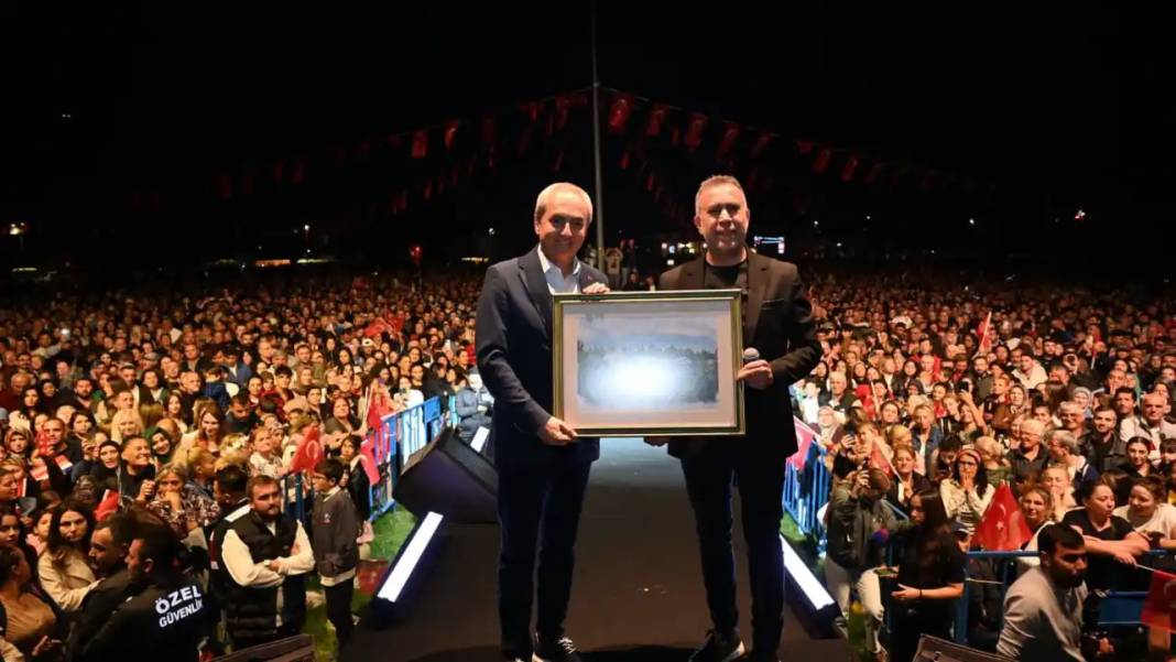 Haluk Levent Kepez’de Müzik Şöleni Yaşattı 7